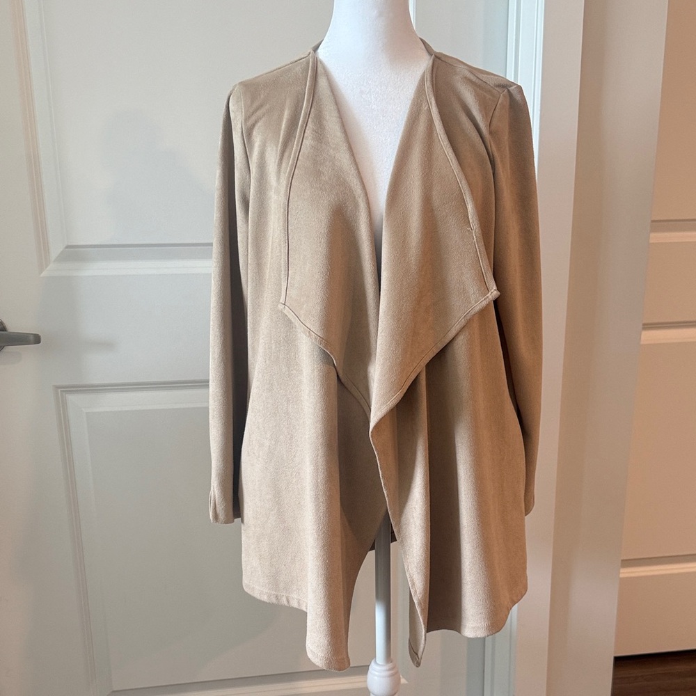 Elegant Gretchen Scott Tan Women's Shrug
